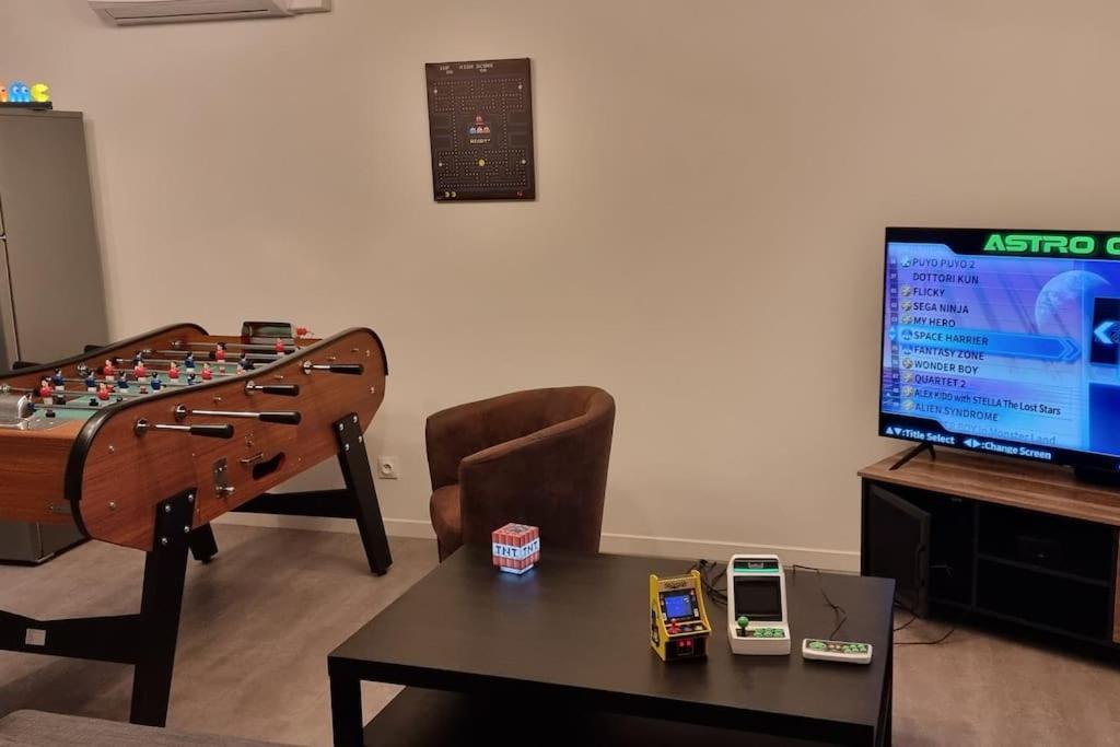 Maison Pac-Man Climatisee Avec Piscine Juin A Aout- Pac-Man Entre Collegues, Amis, Famille - Barbecue - Netflix - Prime - Baby Foot 50Cts Saint-Seurin-sur-l'Isle Zewnętrze zdjęcie