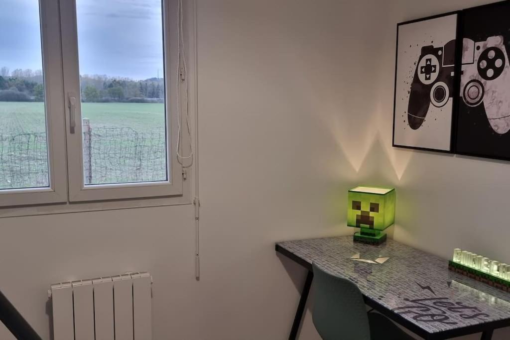 Maison Pac-Man Climatisee Avec Piscine Juin A Aout- Pac-Man Entre Collegues, Amis, Famille - Barbecue - Netflix - Prime - Baby Foot 50Cts Saint-Seurin-sur-l'Isle Zewnętrze zdjęcie