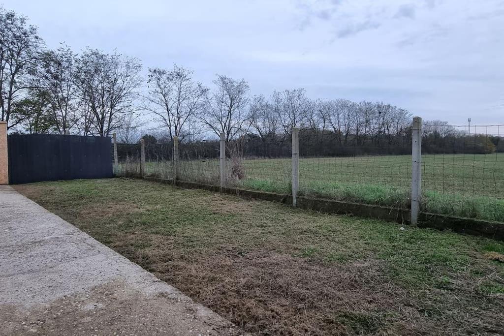 Maison Pac-Man Climatisee Avec Piscine Juin A Aout- Pac-Man Entre Collegues, Amis, Famille - Barbecue - Netflix - Prime - Baby Foot 50Cts Saint-Seurin-sur-l'Isle Zewnętrze zdjęcie