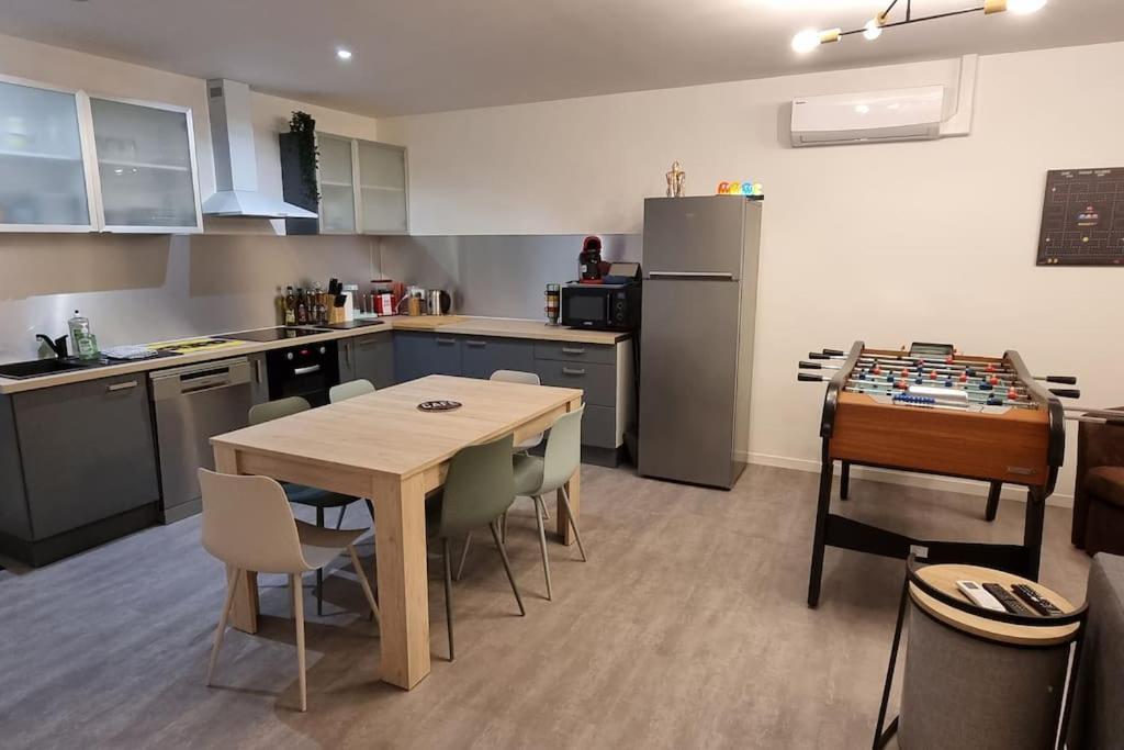 Maison Pac-Man Climatisee Avec Piscine Juin A Aout- Pac-Man Entre Collegues, Amis, Famille - Barbecue - Netflix - Prime - Baby Foot 50Cts Saint-Seurin-sur-l'Isle Zewnętrze zdjęcie