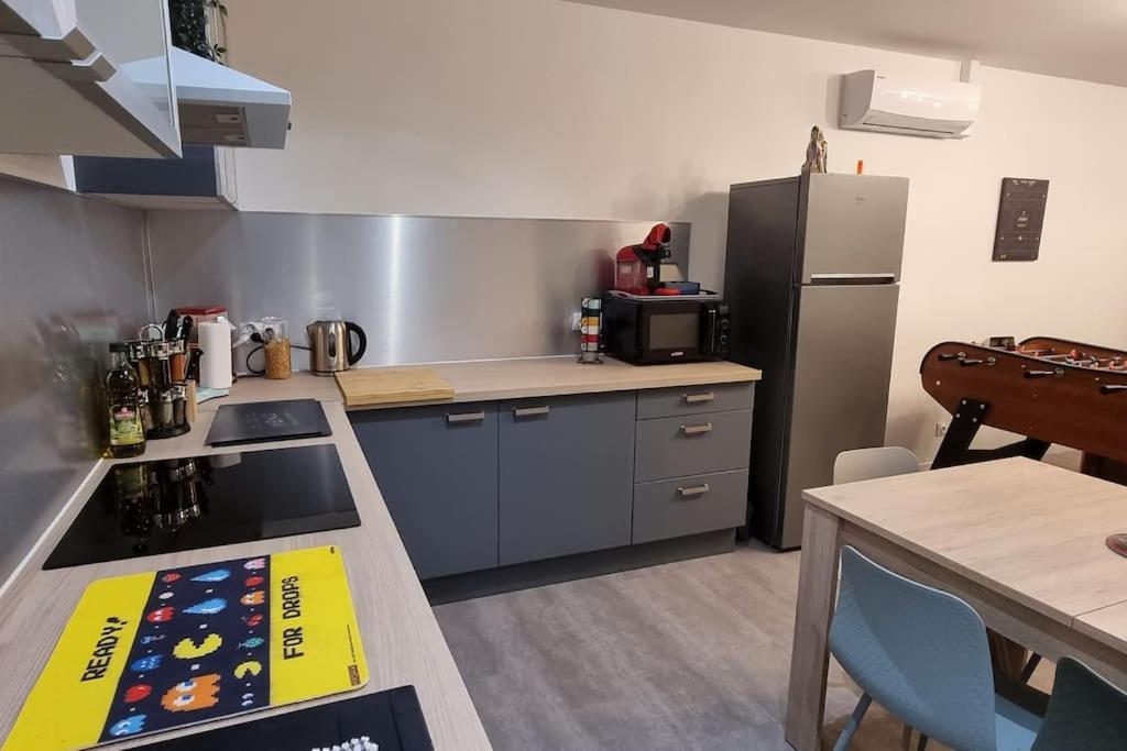 Maison Pac-Man Climatisee Avec Piscine Juin A Aout- Pac-Man Entre Collegues, Amis, Famille - Barbecue - Netflix - Prime - Baby Foot 50Cts Saint-Seurin-sur-l'Isle Zewnętrze zdjęcie