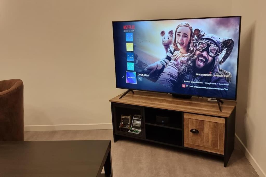 Maison Pac-Man Climatisee Avec Piscine Juin A Aout- Pac-Man Entre Collegues, Amis, Famille - Barbecue - Netflix - Prime - Baby Foot 50Cts Saint-Seurin-sur-l'Isle Zewnętrze zdjęcie